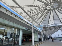 新幹線で広島駅へ

送迎バスで２泊するグランドプリンスホテル広島へ