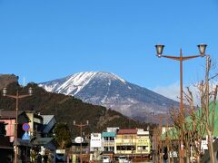 駅前から見る男体山です(^^)

日光連山の主峰に相応しい、流石の存在感…

見てのとおり天気も上々だし、映える画像を撮ることができそうです(*´∀｀*)