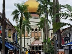 シンガポール最大のイスラム寺院
観光客も見学OKです