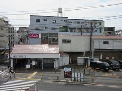 道路を渡れば目の前は東急池上線の洗足池駅

この公園はアクセスも抜群です