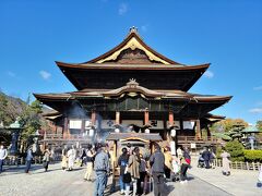 そして山を下りて善光寺参拝。