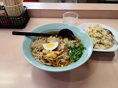 別府駅前に戻り、大陸ラーメンで冷麺を啜る。
じつは、別府冷麺の原体験がこのお店でした。
別府に来ると必ず寄ります。
