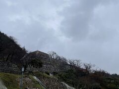 タクシーで県立博物館を目指す
ここは鳥取城跡
天気が良ければ登るんだけど、
次回に