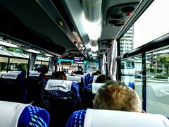 バスは8割ぐらいの客で埋まっていた。エアポートリムジンは広島バスセンターを出発するバスが中筋バスターミナルを経由する。