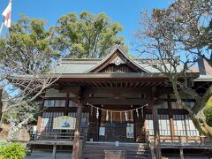 「熊本大神宮」　　はこじんまりとした神社でした。