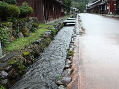 前川　平成の名水百選
街道沿いに流れるこの川は生活用水として使われているそう