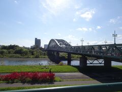 北鎮記念館を出て、旭橋まで歩いてきました
（30分ぐらいかかったかな）

かつての大日本帝国陸軍第7師団司令部と旭川駅を結ぶ橋でした

