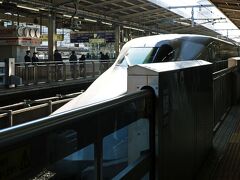 旅行1日目、前編。
10：03発のひかり 岡山行き新幹線で名古屋駅を出発。
