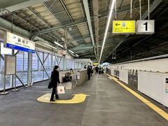 新神戸駅に到着したら、エスカレーターの右側に人が立つので、急にアウェイな気持ちになりました。
知らない土地に来るとなんだか緊張します。