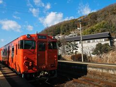 11：26に吉備津駅に到着。
この駅に降り立つ観光客は全員目的地がほぼ一緒なので、同じ方向を目指して歩いて行く。