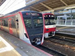 臼井駅を後にする
時間によって、京成線内なのに、このように京急と都営の列車が並んでたりする。
おわり