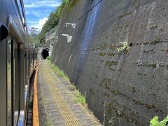 これも駅です。
田本駅。