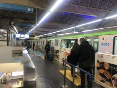 浜松町駅からのモノレールも始発列車ね。