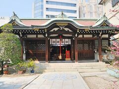 この神社は天照大神の御子である、湍津姫命（たきつひめのみこと）をお祀りしていて、港町神戸の航海の安全と、商工業の繁栄を守る神様として、古くから信仰されているのだそう。