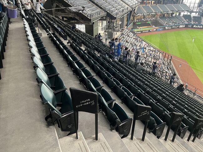 そしてライオンズの応援団がいる所まで移動してきました。<br />ビジター応援は内野上部となります