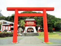 龍宮神社
浦島太郎伝説がある場所だから、想像上の竜宮城みたいな造り。
