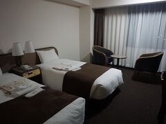 ●ホテルサンルート青森＠JR/青森駅界隈

本日の宿に到着しました。
「ホテルサンルート青森」です。