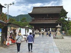 後日知り合いから、「〇〇見てきた？」など善光寺の必須スポットを教えてもらう。
しかし、ここまでたどり着いただけで満足してしまった自分。
よし、JR東日本に戻ろう。