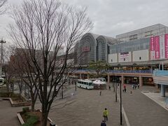 　駅前のイオンスタイル新浦安へやって来ました。
　クーポンも無駄遣いしては意味がなく、いずれ地元でも買わざるを得ないような日用品を買ってこそ、節約術として生きてきます。
