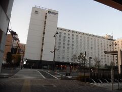 八条口にある新・都ホテル。駅からすぐで移動に便利なので前回もここに泊まりました。