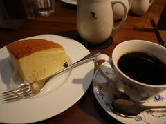 初りくろーおじさんのチーズケーキ！

甘すぎず上品な味わい。コーヒーと一緒に