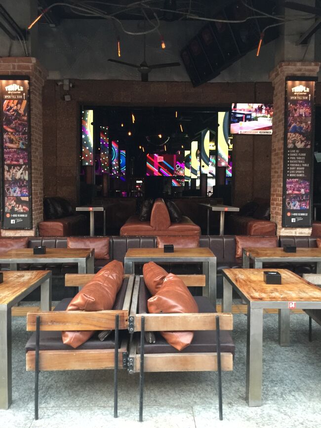 シェムリアップ市内のパプストリートです。