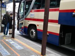 また　シェアサイクルに乗って
福島駅に　戻ります
約2時間借りて　200円でした
花見山にも　サイクルポートがあったので
そこでチャリを一旦返して　帰りにまた借りれば
100円で　済んだようです
でもとても便利だったので　また旅行に行ったら
どこかの街で　借りたいと思いました
シェアサイクル　おすすめです

さて　ランチは帰りのバスで食べる事にして
駅ビルで　テイクアウトしました
来たときは　JRでしたが
帰りは　高速バスに乗ってみます
13:05発の　仙台行きです