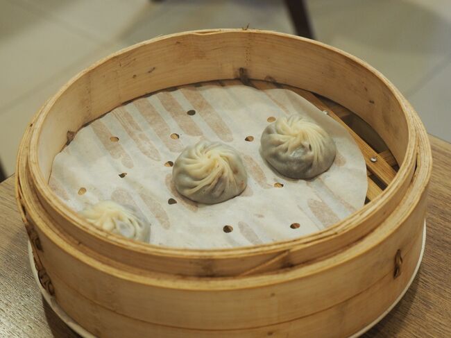 小豆のまんじゅう<br />あんこが甘すぎず、すごく美味しかった！<br /><br />大満足！<br /><br />お店を出て駅へ向かう途中、ベーカリーの一之軒があったので、ネギ入りヌガークラッカーを買おうと思ったのですが残念ながらなかった。。外に看板は出てたのになー。