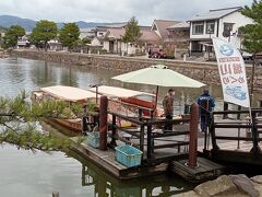 観光船が大好きなので松江城の堀川めぐりに乗船します。