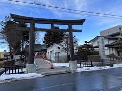 本八戸駅から歩いて5分程の場所にある『おがみ神社』にやって来ました。