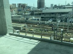 途中の知立駅で乗り換え。何年もかけてようやく豊橋方面が高架化されました。3階建てのホームになるみたいです。完成まではまだだいぶ先みたいです。