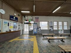 30分ほどで大沼公園駅に到着。
こじんまりしてかわいい駅です。