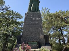 そして、龍馬さん！
思ったより高い所に大きな龍馬さんでした^ ^