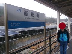  このまま乗り続けても敦賀からの接続列車がないので、ひとつ手前の新疋田駅で下車してみました。