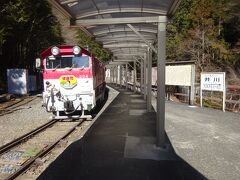 【その３】からのつづき

大井川鐵道・千頭駅から井川線に乗り、途中接岨峡温泉駅と奥大井湖上駅で寄り道しながら、終点の井川駅に到着した。