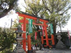 源九郎稲荷神社
歌舞伎の「義経千本桜」に登場する「源九郎狐」ゆかりの神社