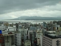 桜島方面／曇り空が残念

次回、リベンジします。