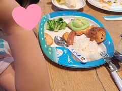 朝食はセイルフィッシュカフェ！
カメロンパンや自分で搾るオレンジジュース等もあって子供も楽しんでました ♪