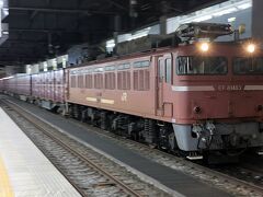 博多で宿泊したらまずは朝の貨物を撮影しないといけないよねと6時に駅に向かい、撮影します。

この日の撮影レポートはこちら
https://rail.travair.jp/?p=12570