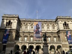 ロイヤル・アカデミー・オブ・アーツ（Royal Academy of Arts, RA）
https://www.royalacademy.org.uk/

こちらをちょっとだけ見学します。