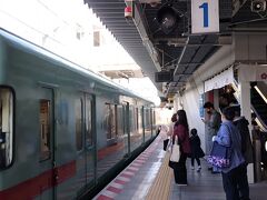 西鉄二日市駅で西鉄太宰府線へ乗り換え。