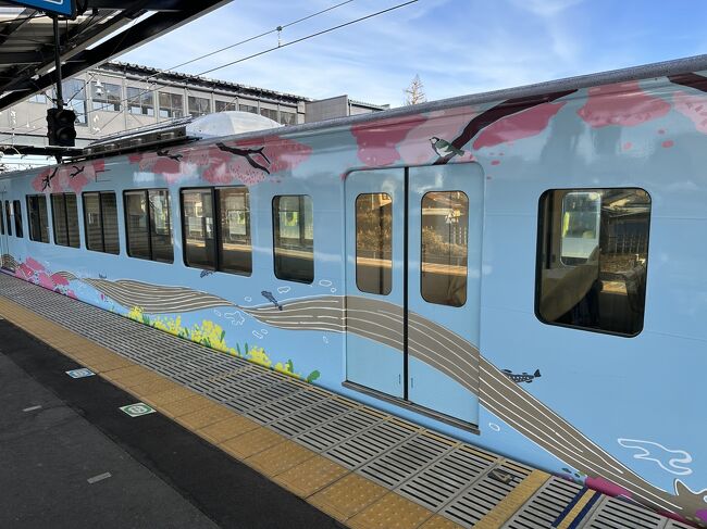 1号車は春をイメージ。