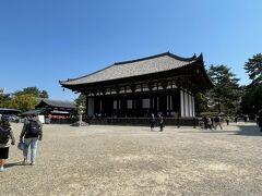 興福寺　東金堂です。