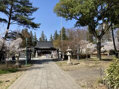続いて、松代城から東へ5分くらい車で走ったところにある、象山神社までやって来ました。
佐久間象山を奉った神社です。