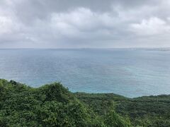 お昼に宮古島到着。とりあえず近い伊良部島、下地島へ。小雨で雲びっしり。