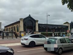 Gare de Versailles Château Rive Gauche駅
パリ国鉄SNCFに乗って宿に帰ります。