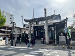 博多駅に戻って、徒歩で櫛田神社へ。

旧博多市街の町並みをぶらぶらします。