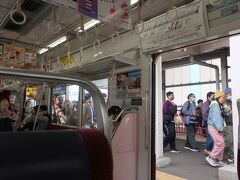 川崎大師駅で殆どの乗客が降りる

そのほとんどが外人さんです

ここで､電車が増発するイベントが開催されています