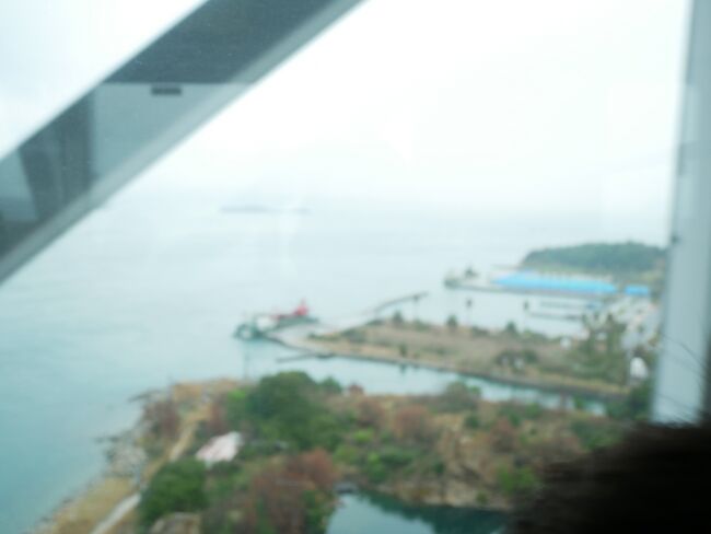 11:47尾道-岡山-14：05高松着の電車に乗車。<br />瀬戸大橋渡ります。電車が海を渡ってる！すごい！と感動。<br />海なし県出身なので特に感動するのかも。