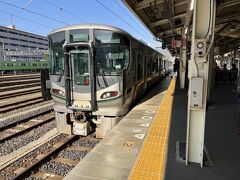 ２＜JR和歌山線＞
　王寺駅８時７分発の和歌山線の列車で「吉野口駅」に向かいます。